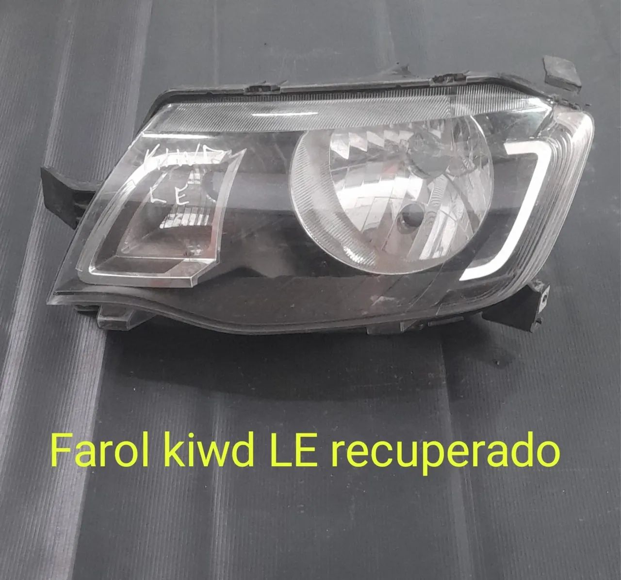 Farol kwid 