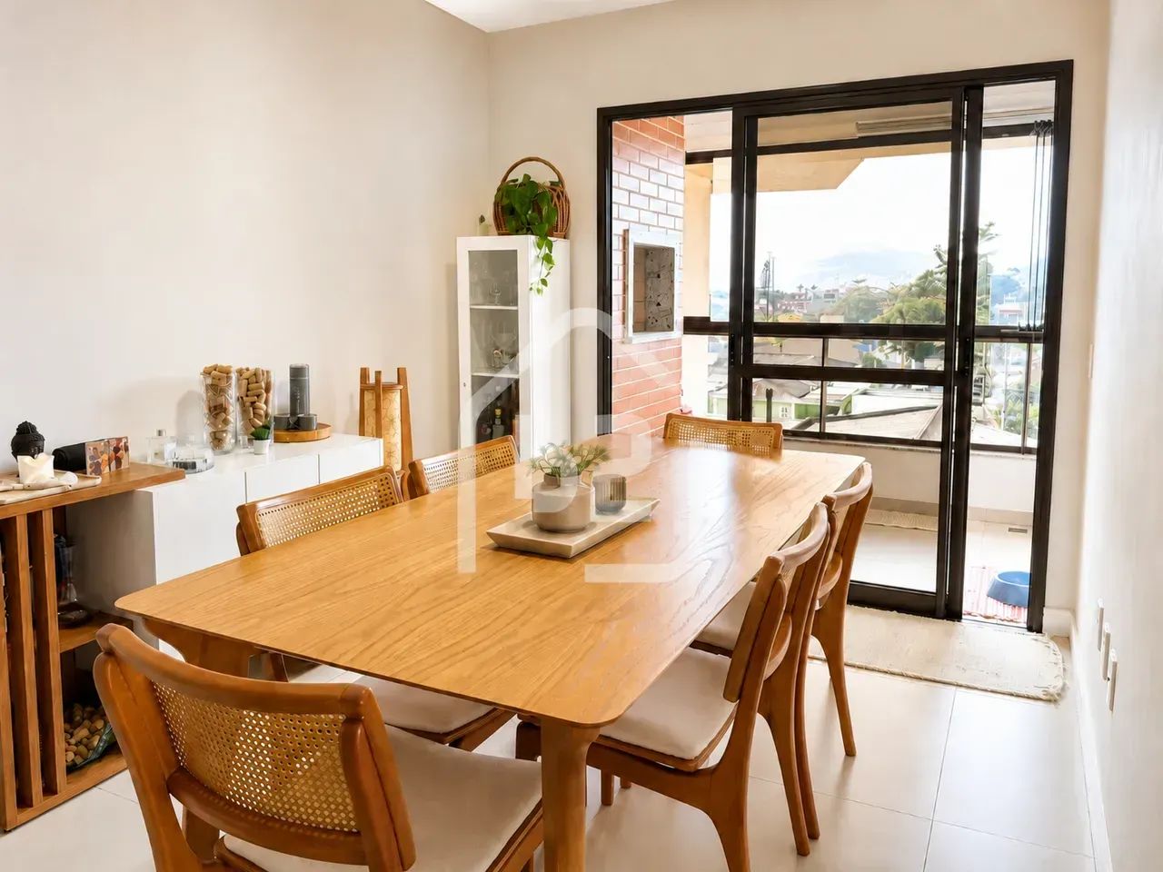Duplex para alugar no Balneário com 2 quartos, suíte e 2 vagas - Foto 2