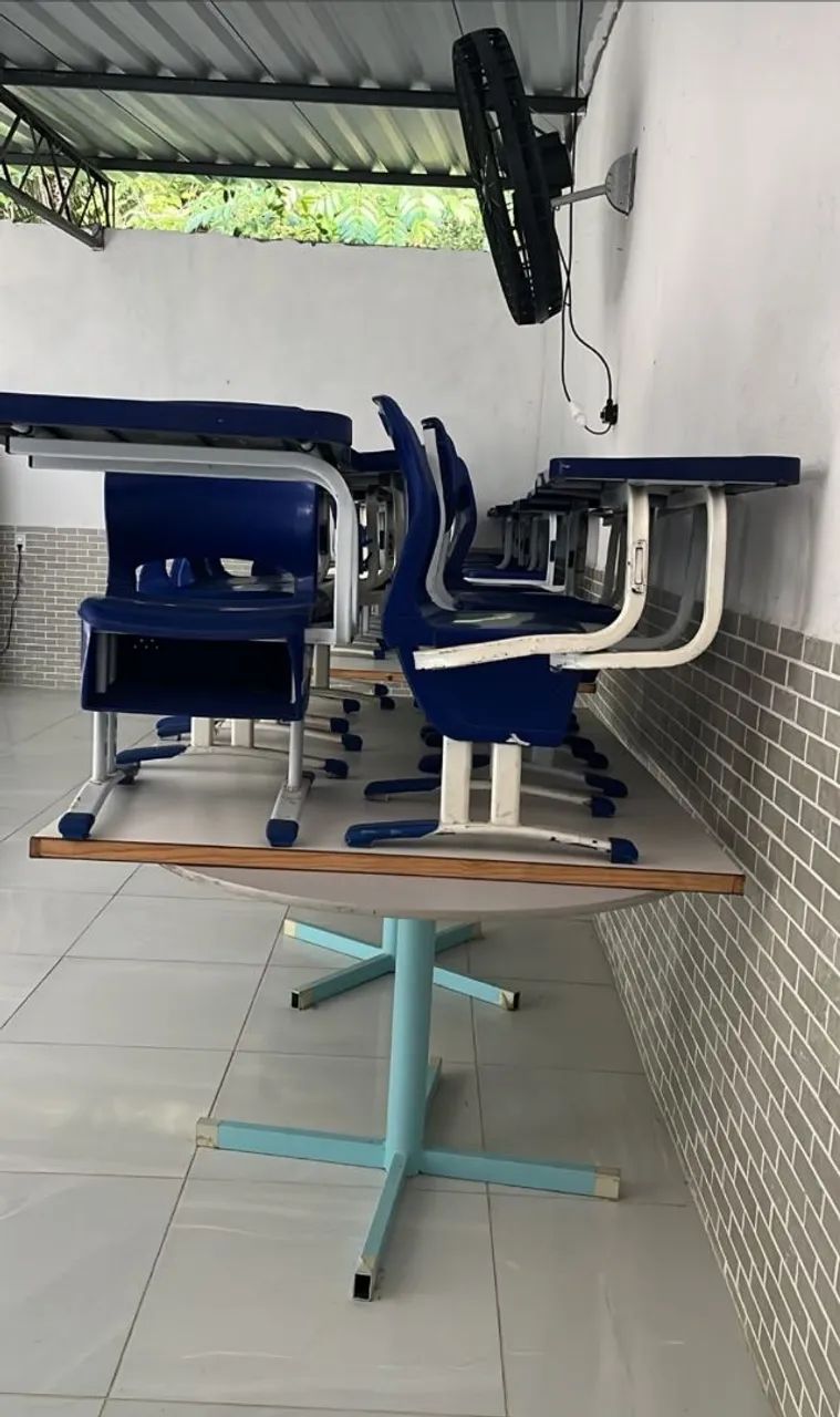 Vendo Cadeira Escolar Usada