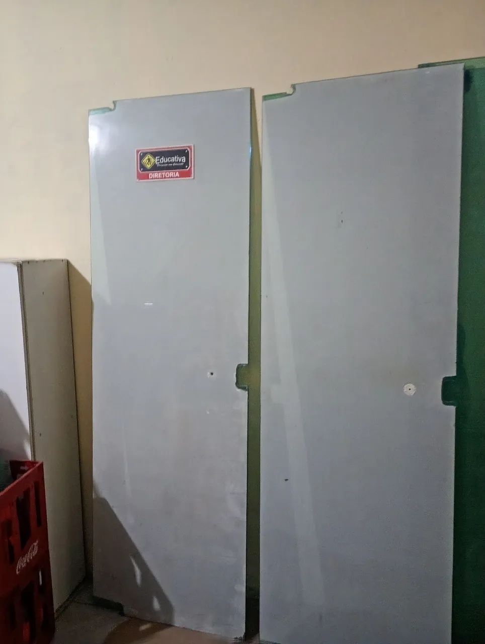 Portas de vidro para escritórios ou lojas.