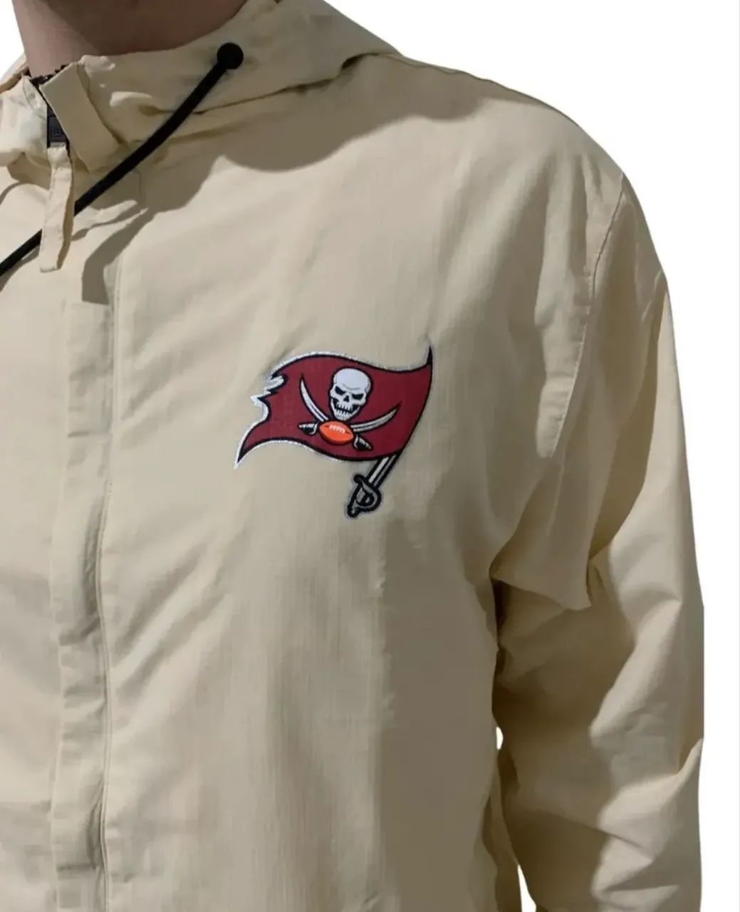 Corta Vento Buccaneers - New Era original - Foto 5
