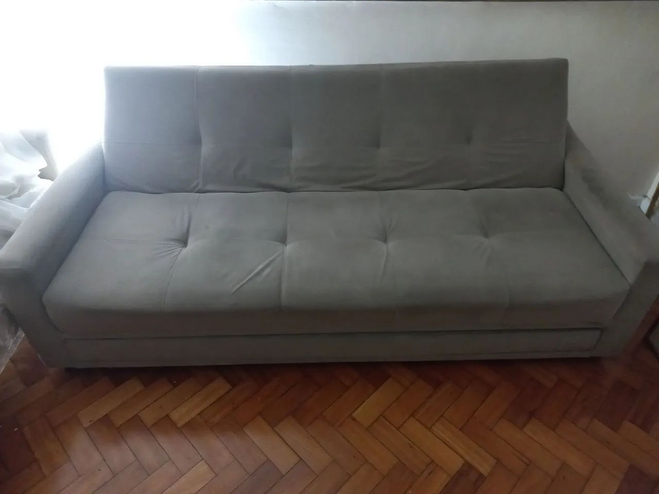 Sofa Cama Cinza em Suede