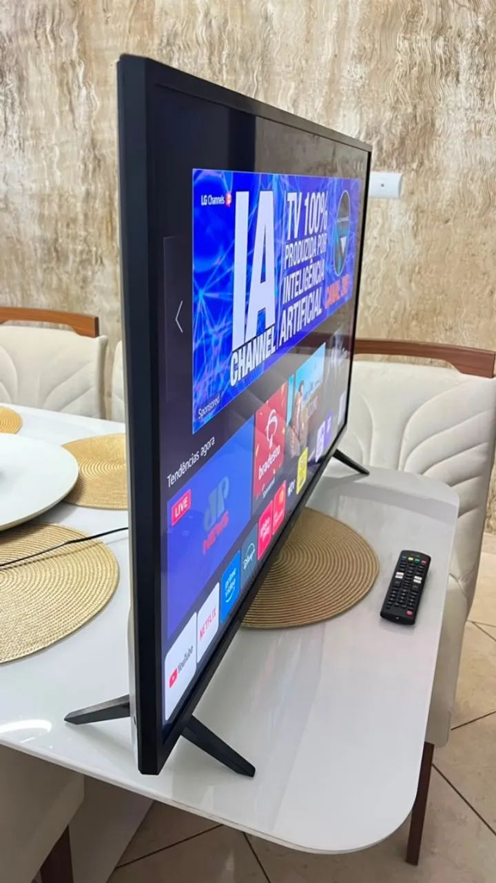 Smart TV LG 43 Polegadas 4K 43UQ7500 WebOS Com Base e Controle Original 1 ano de uso - Foto 2