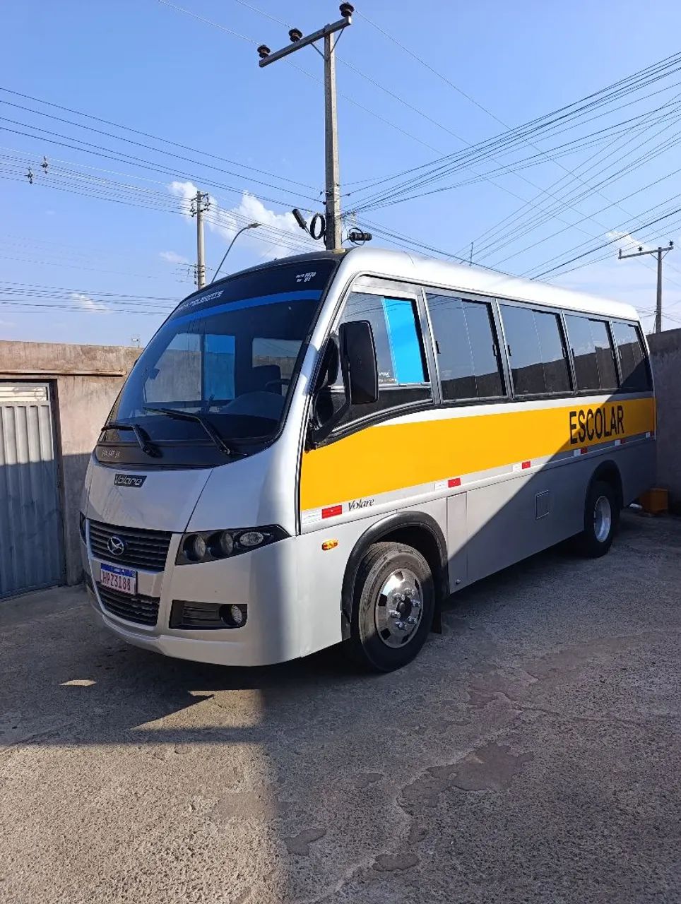 Micro-ônibus V6 20 lugares executivo