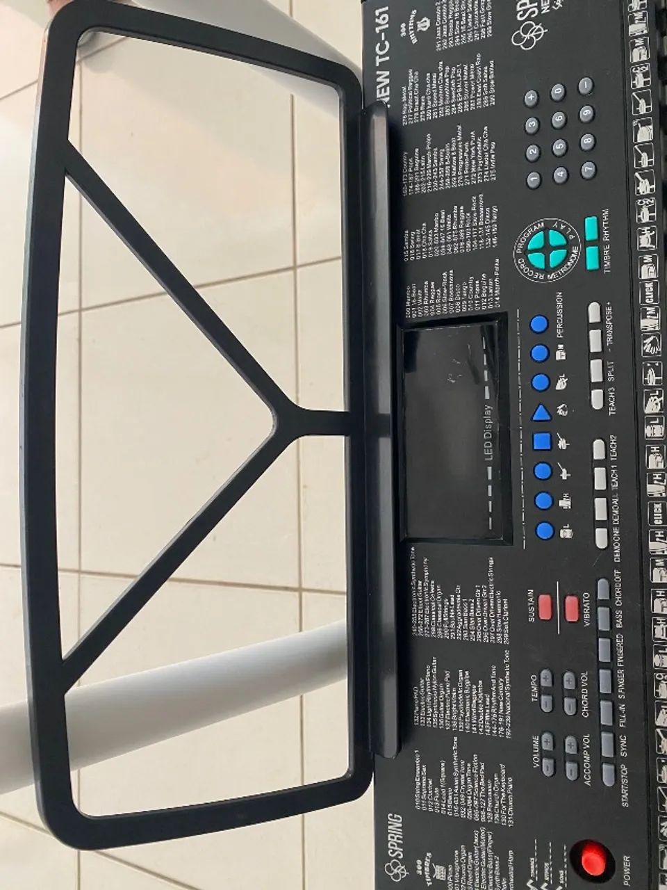 Teclado/piano para iniciantes novo R$250,00