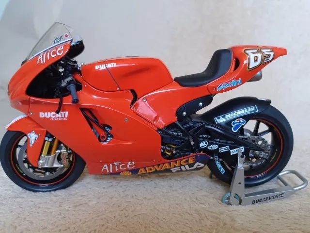 Miniatura Moto Ducati Tamyia  - Foto 2