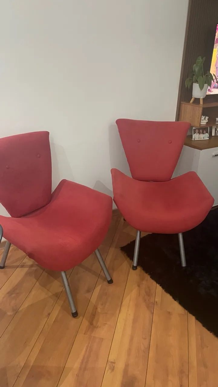 Sofá 2 lugares modelo retrô pés de madeira + 2 poltronas - Foto 4