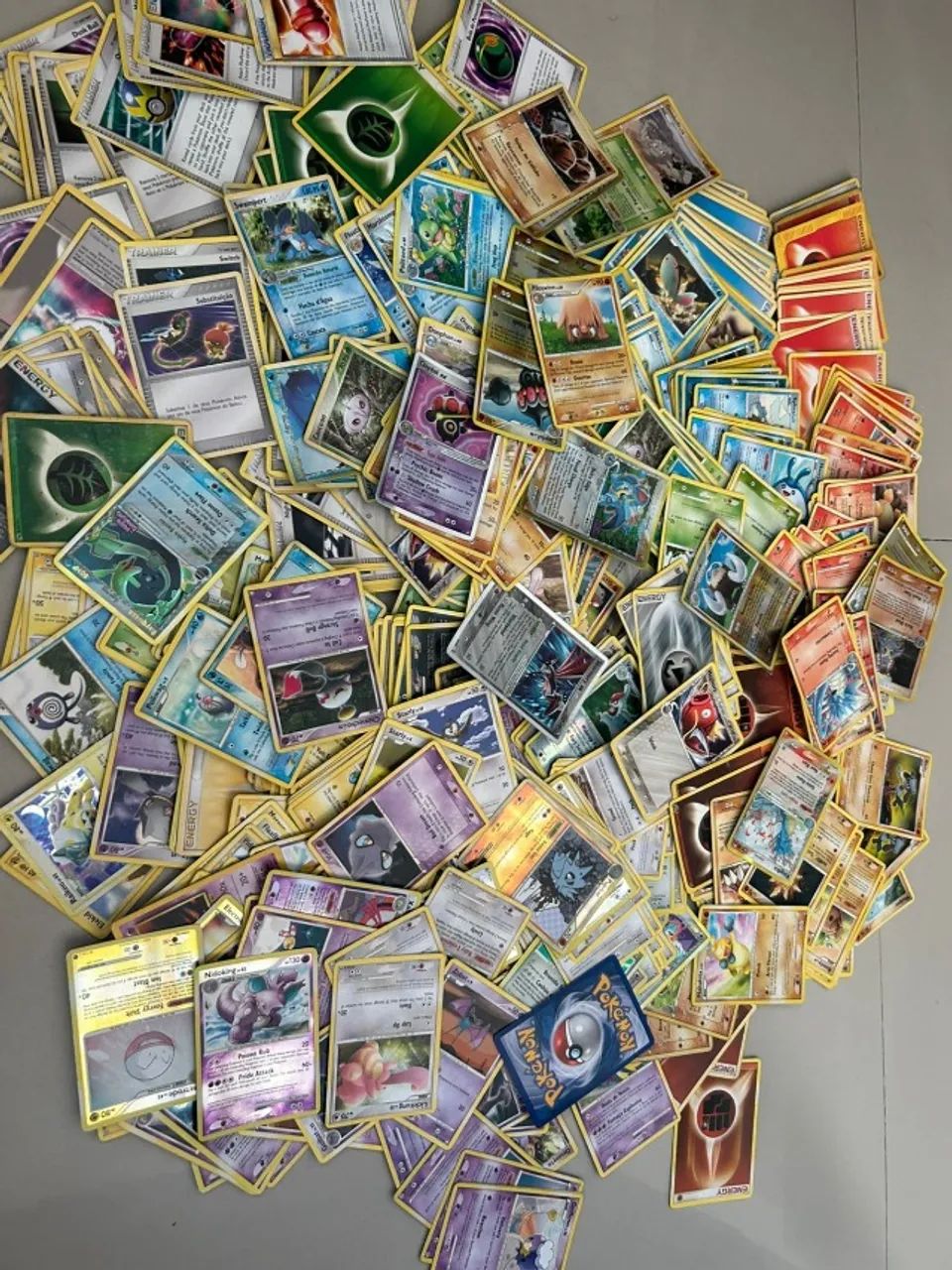 Coleção cartas de Pokémon 550 cartas (raras e valiosas)  - Foto 3