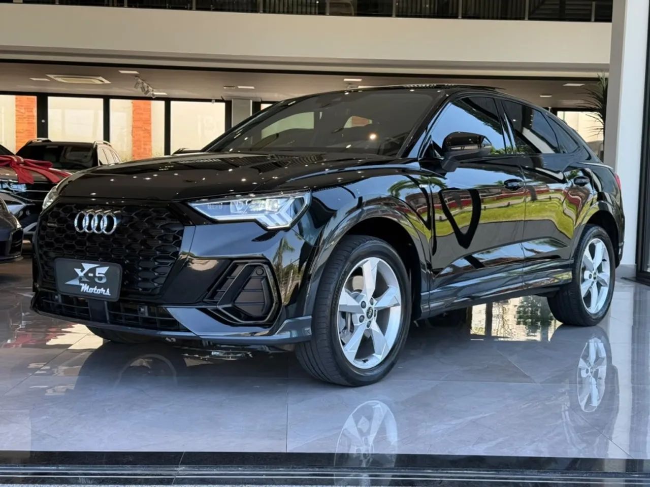 Audi Q3 SPB Perf. Black 2.0 TFSI Tipt. Quat., foto 1 de 18