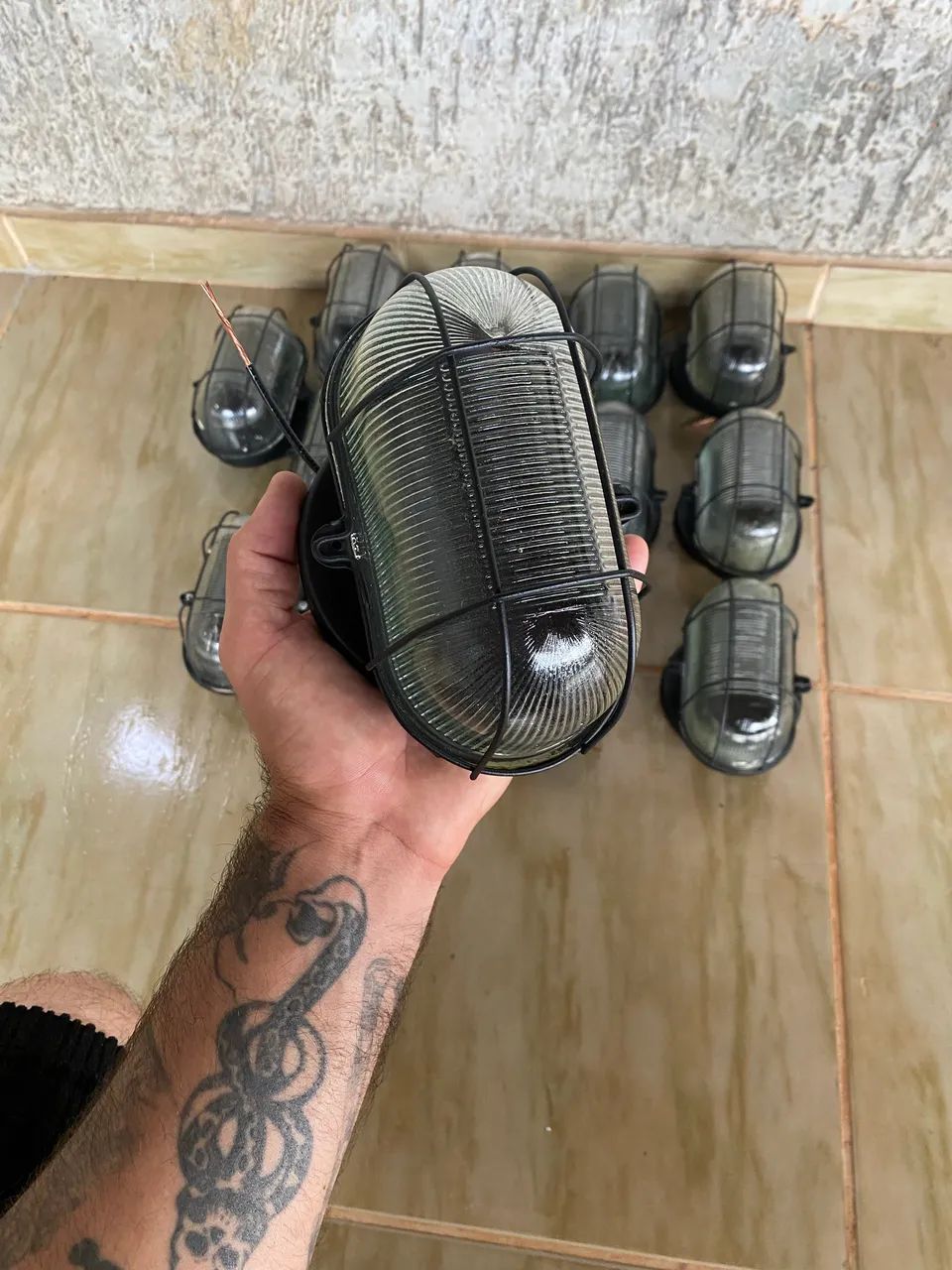Luminárias clássicas de metal  e vidro  - Foto 5
