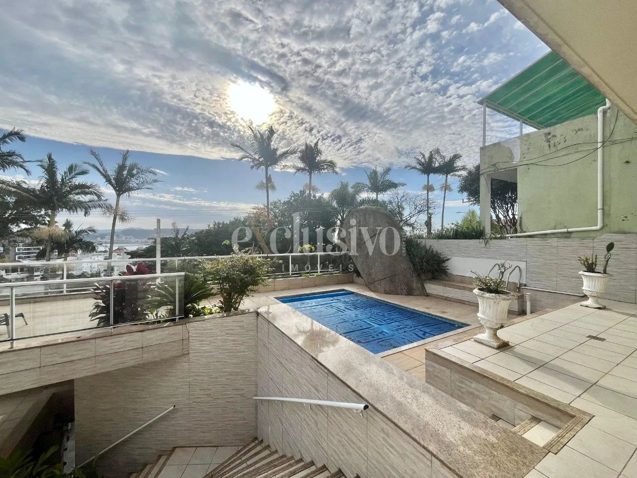 Casa com 5 dormitórios com piscina e vista mar no Itaguaçu - Foto 3