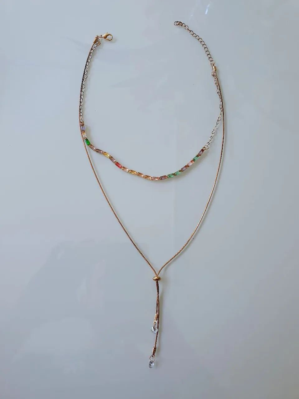 Colar Duplo Dourado com Pedras e Detalhes Delicados