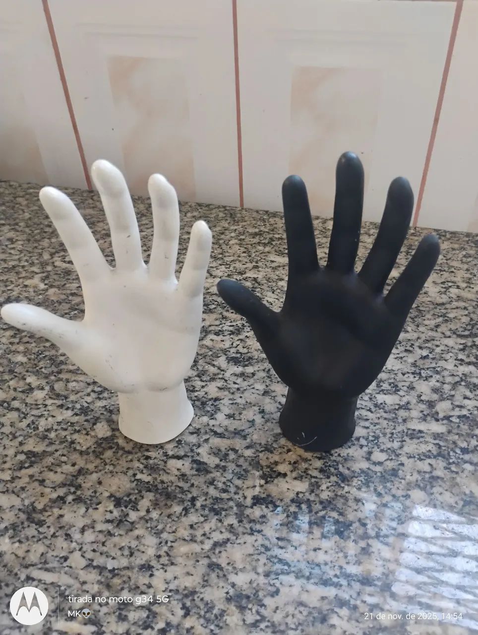 Mãos mostruário de gesso 