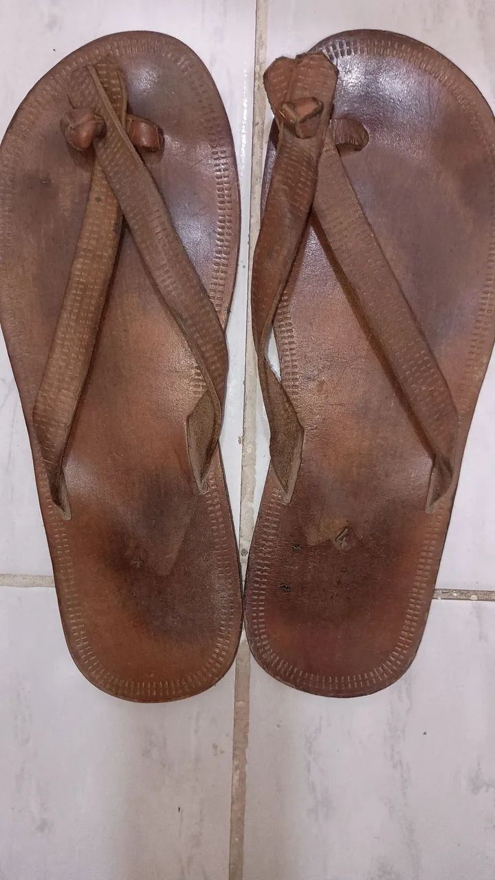 Chinelo de couro 