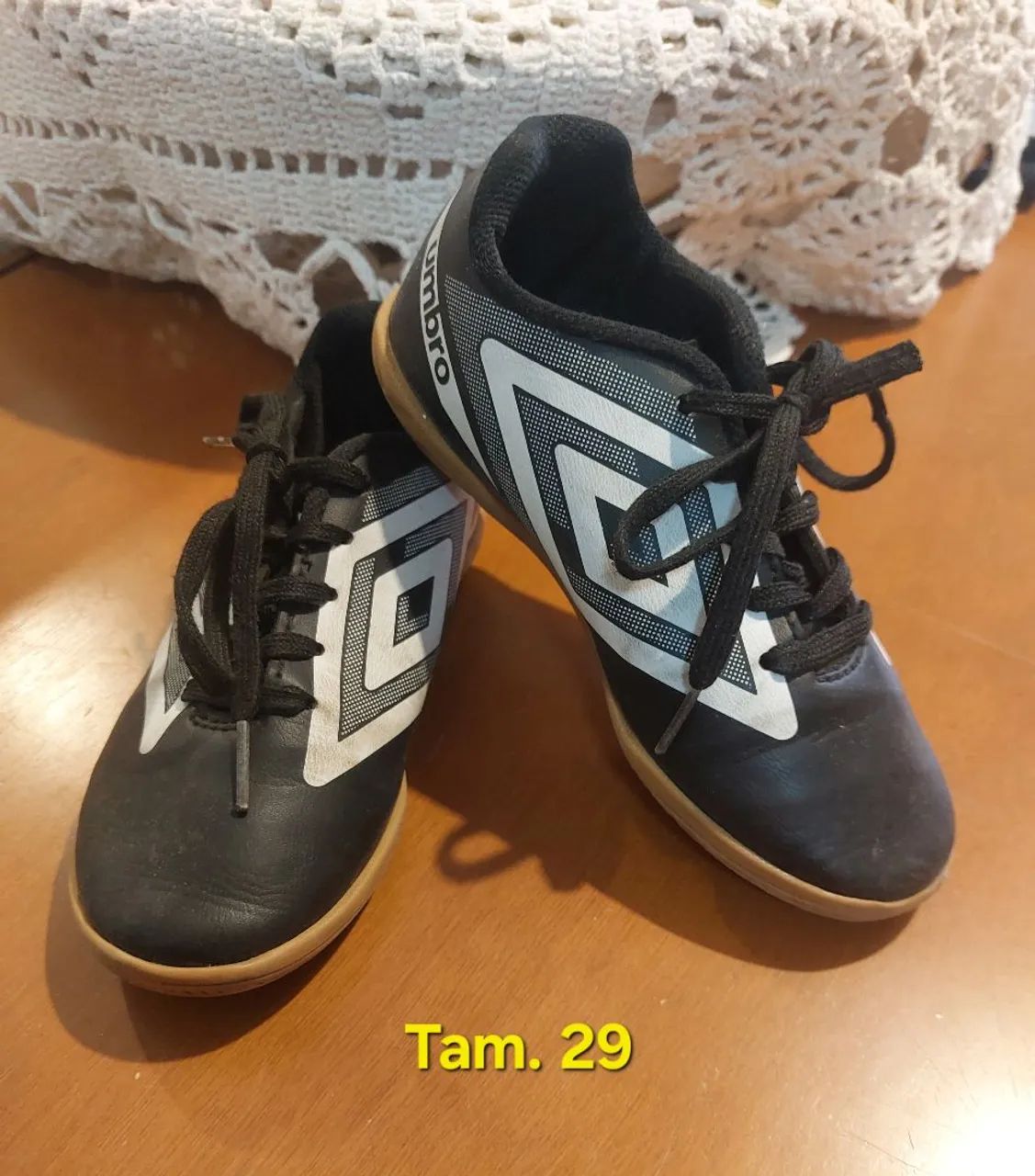 Chuteira n. 29 Umbro - Calçados Esportivos - Jardim Botânico