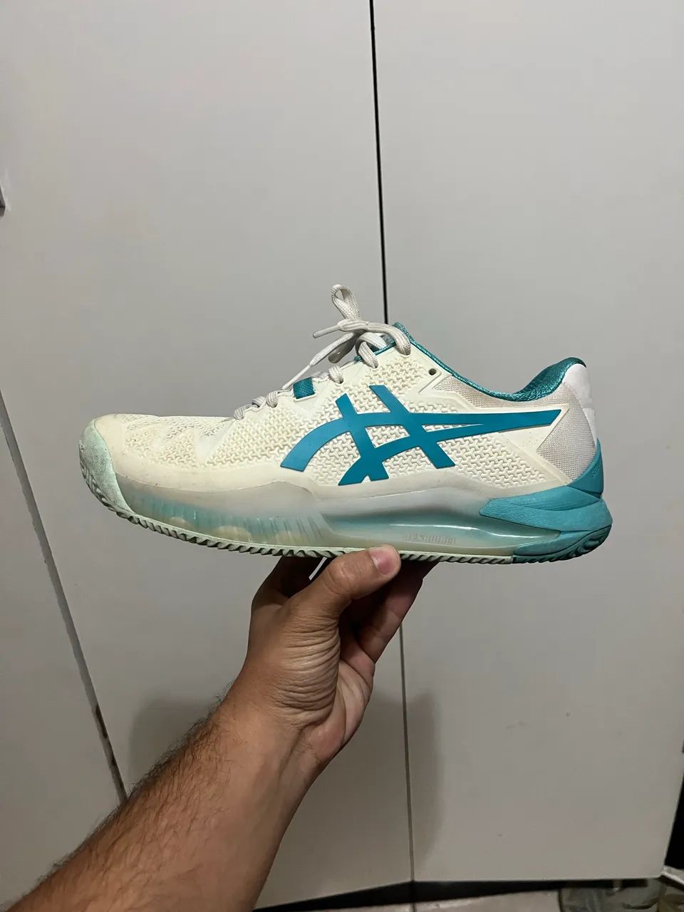 Tênis Asics quadra mista