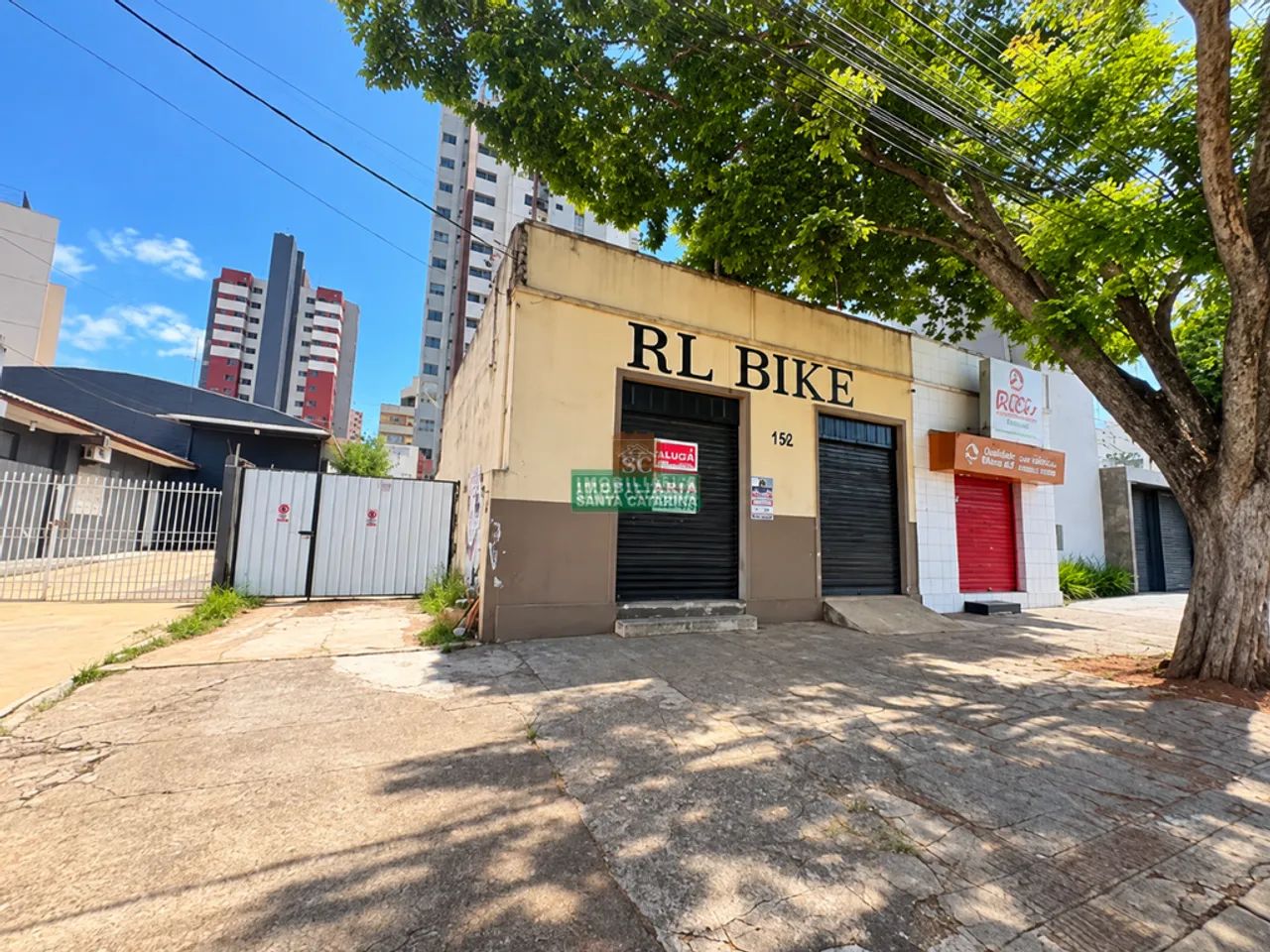 Terreno à venda em Maringá, Zona 07, com 570 m²
