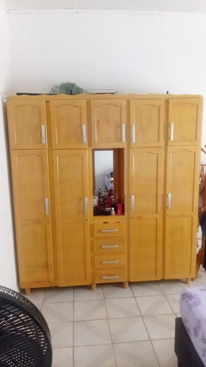 Guarda-roupa casal com 4 portas