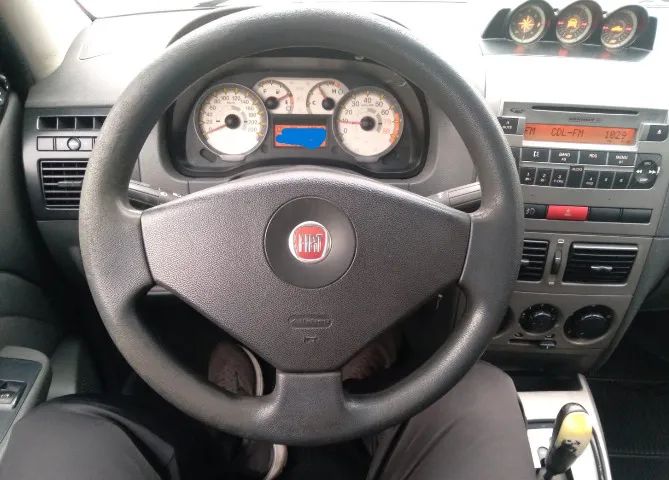 Fiat Strada Adv.1.8 16V Dualogic Flex CD 2012 - Foto 4
