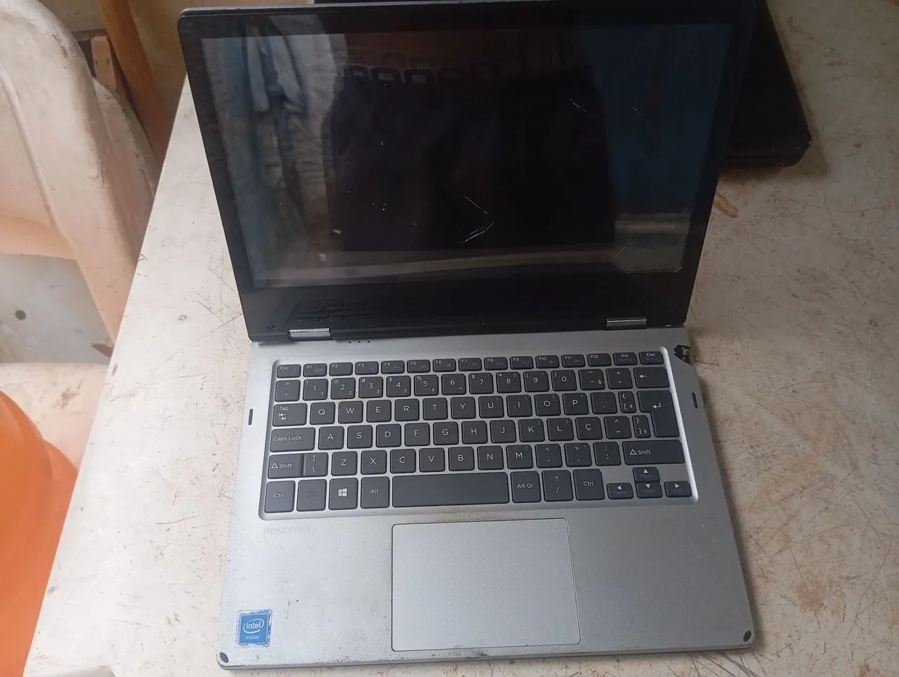 Dois notebook com defeito