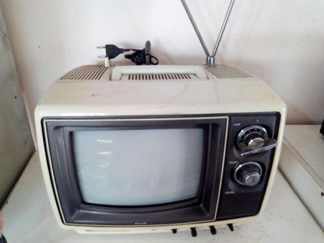 Tv antiga Semp 10pol-colorida -funcionando - Foto 2