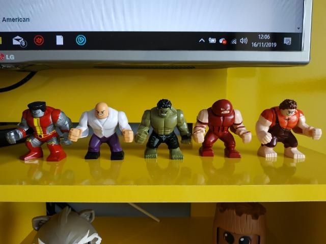 Vendo personagens tipo Lego (similar)