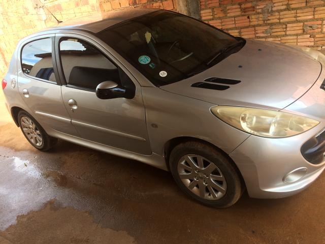 Promoção Peugeot 207 automático Dut em Branco completo financio 15 mil WhatsApp - Foto 4