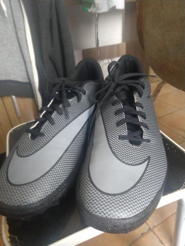 Chuteira Nike Suiço Bravata X II TF - Foto 3