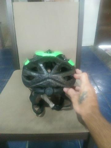 Vendo capacete de MTB muito novo - Foto 3