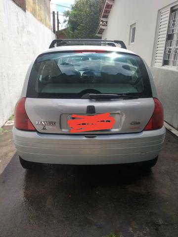 Vende se Clio 1.0 16V 4 portas gasolina completo - Foto 5