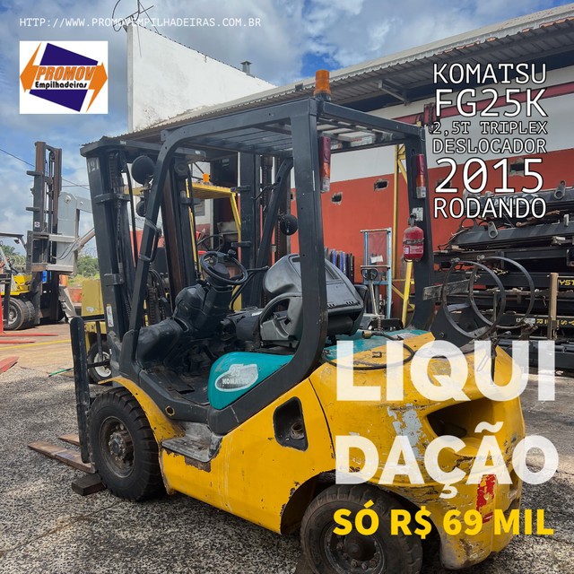 Empilhadeira Komatsu FG25 ano 2016 triplex deslocaodr