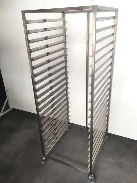 Armario de padaria para bandejas totalmente em inox  - Foto 3