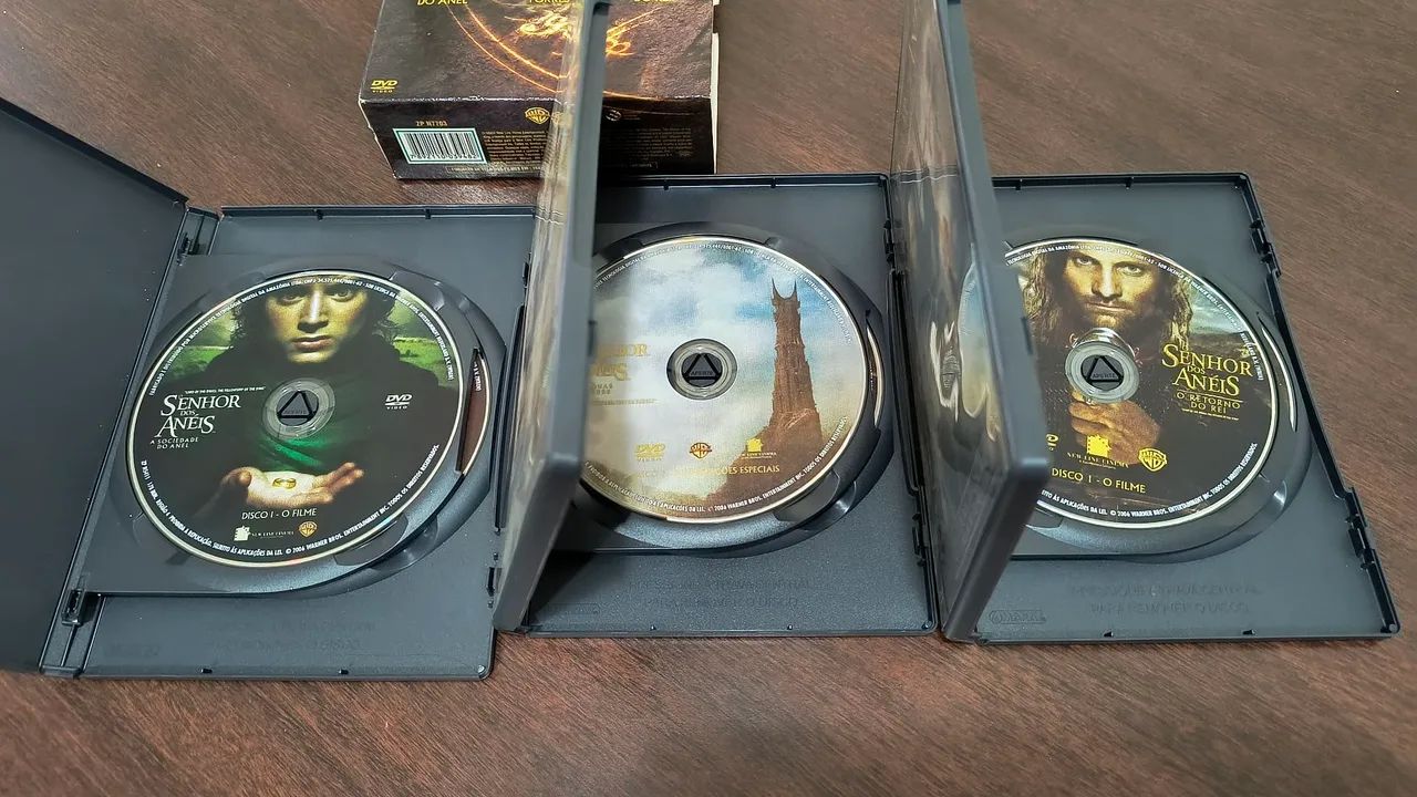 Box Trilogia Senhor dos Anéis + dvds diversos - Foto 3