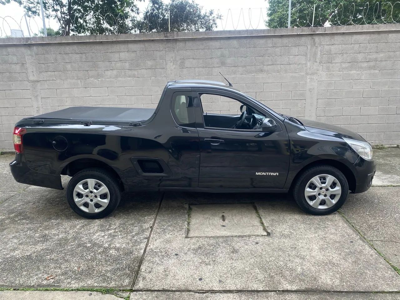 Montana Lsi 2015 Preta Completa Ar Dir Trio Som Revisada R$ 36.000,00 - Foto 5