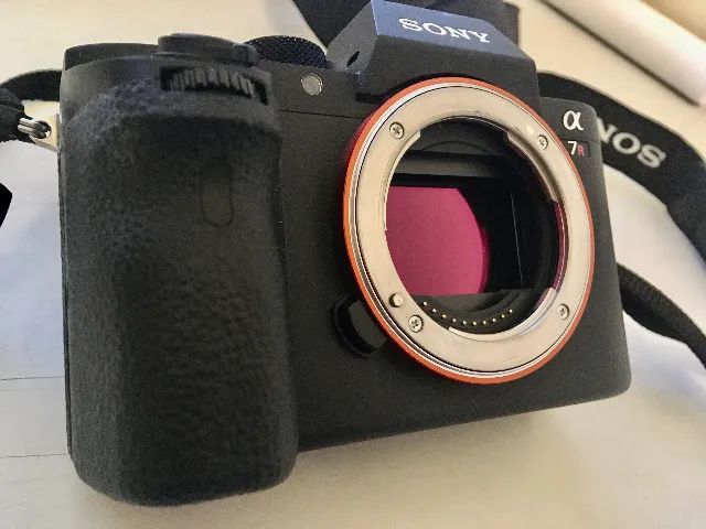 Sony A7RII Full Frame 42.4MP + Lente Sony FE 35mm f/2.8 Zeiss - Foto 6