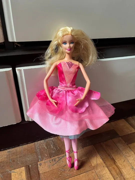 Boneca Barbie Sapatilhas Mágicas