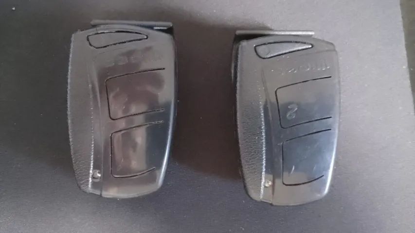 Controle remoto para portão preto - marca: Ipec