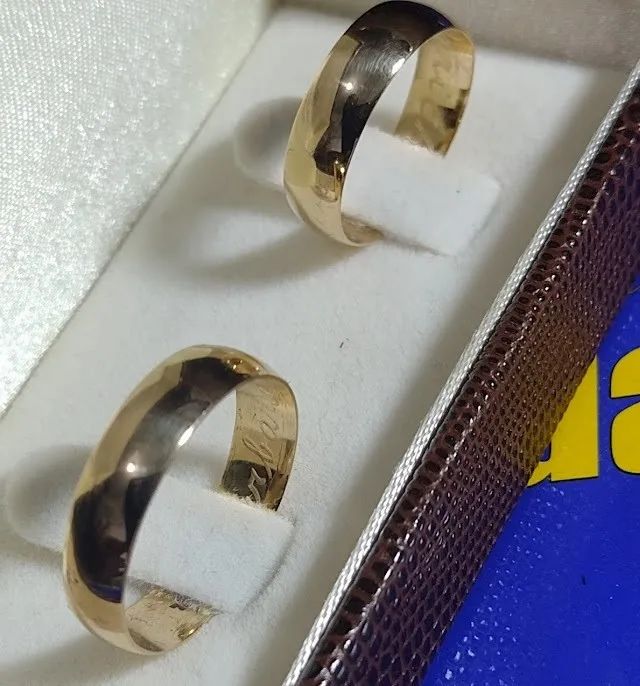 Alianças 4 mm Larga 4.50 Gramas Maciça Ouro 18 Kilates