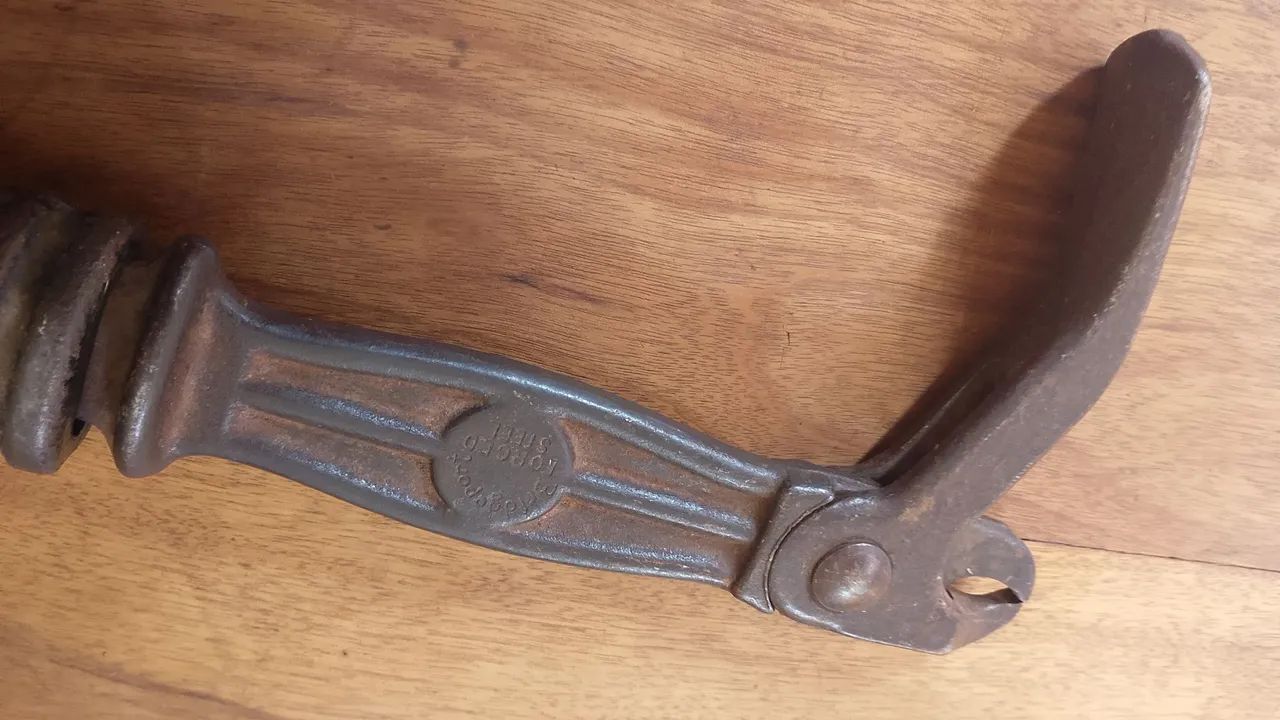 Extrator de pregos antigo importado - Foto 2