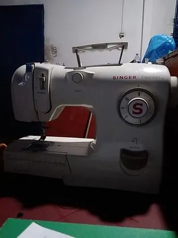 Máquina de costura Singer fashion nova valor 650,00 reais nova - Foto 3