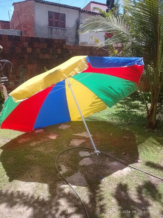 Guarda-sol de praia colorido grande