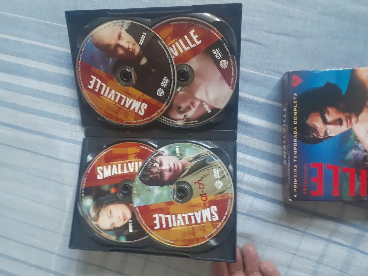 DVD Smallville- Primeira temporada completa + Brinde - DVD, Blu