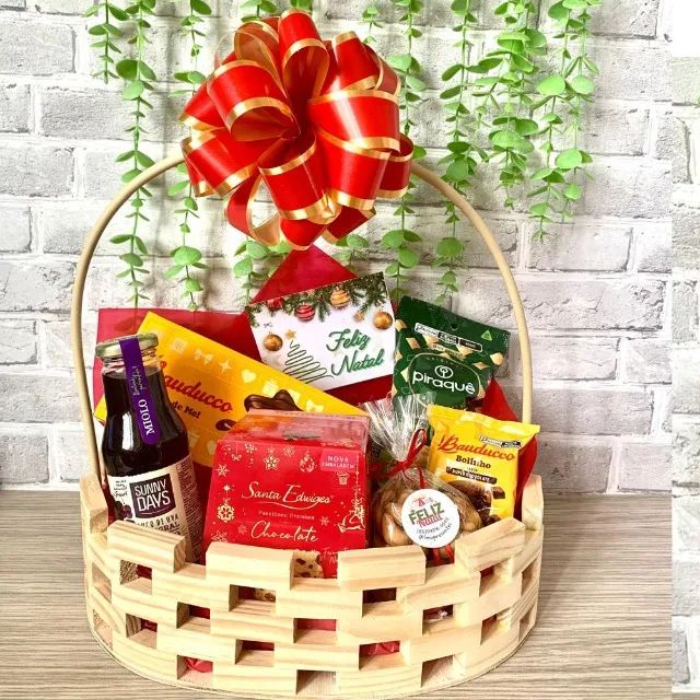 Kit Cesta Presente Natal com Panettone Chocottone Bauducco Cartão Natalino - Foto 3