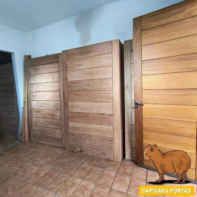Porta Pivotante de Madeira Maciça Modelo BBB Cedro ou Angelim Pedra - Foto 3