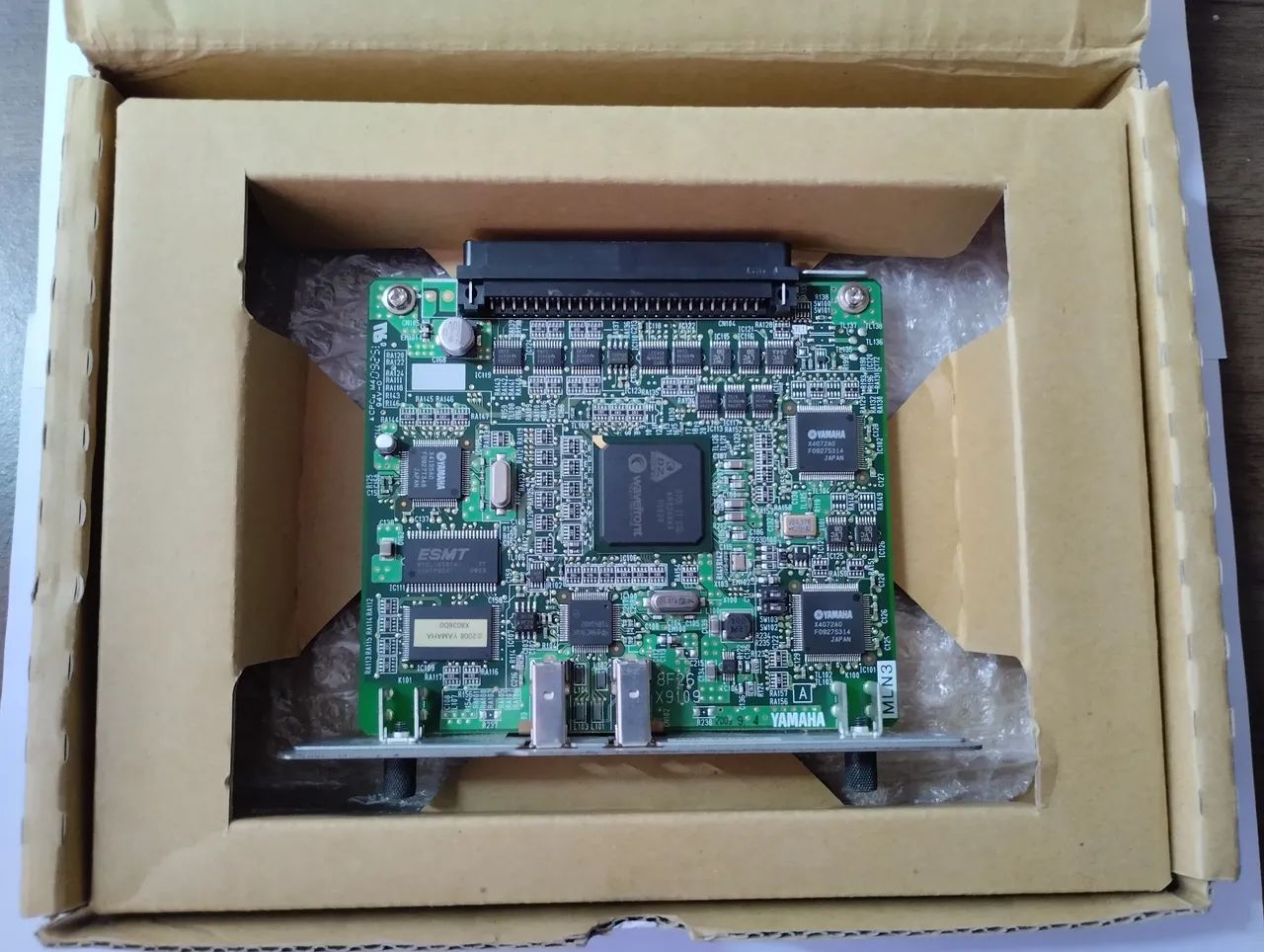 Motif XS Placa de Expansão mLAN Yamaha mLAN16E2 - Instrumentos