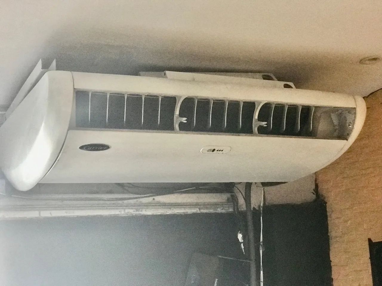 02 Ar condicionados 24mil btus por 1800