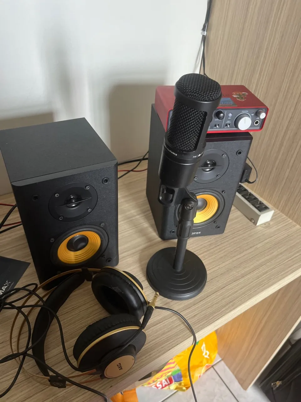 Home Studio: Microfone, Fones e Caixas de Som