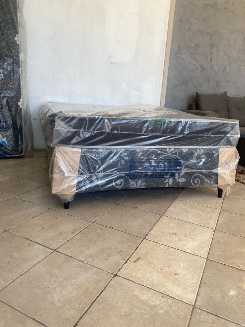 Conjunto casal  799$ base e colchão  espuma 