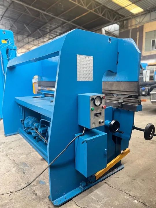 Dobradeira Hidraulica UNIVERSO , Capacidade 3000x30TON - Foto 3