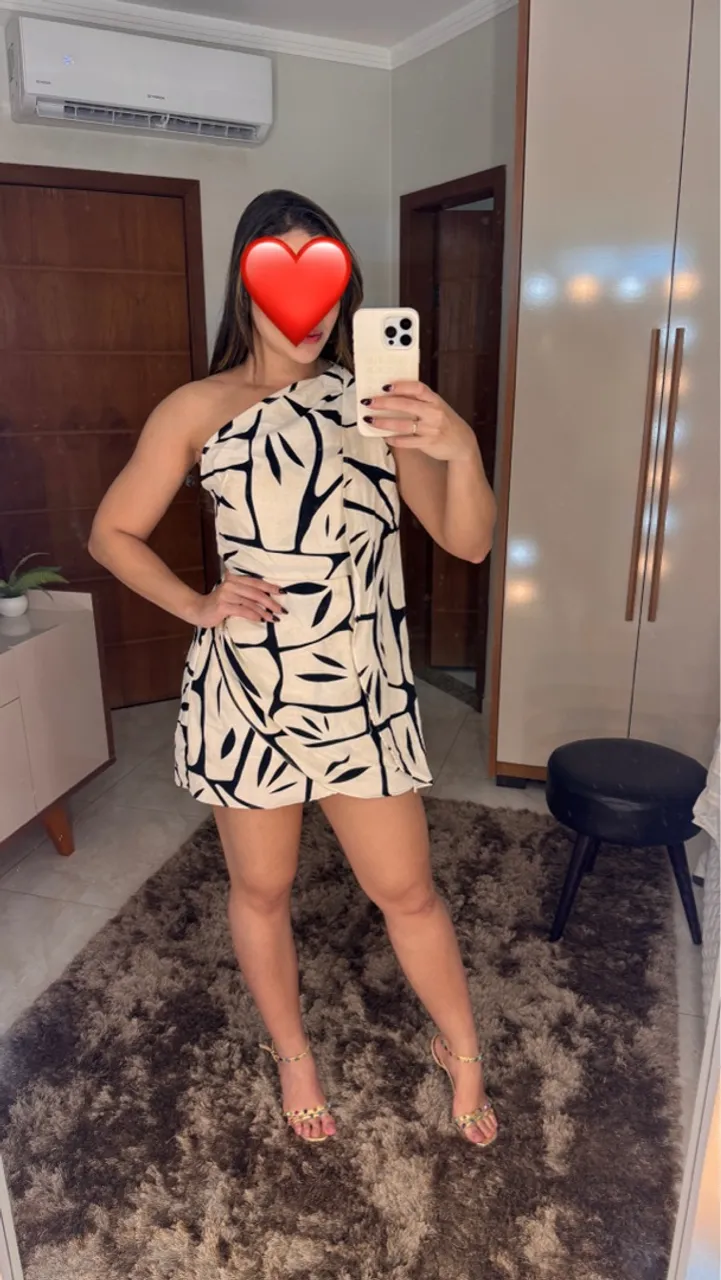 Vestido curto estampado elegante